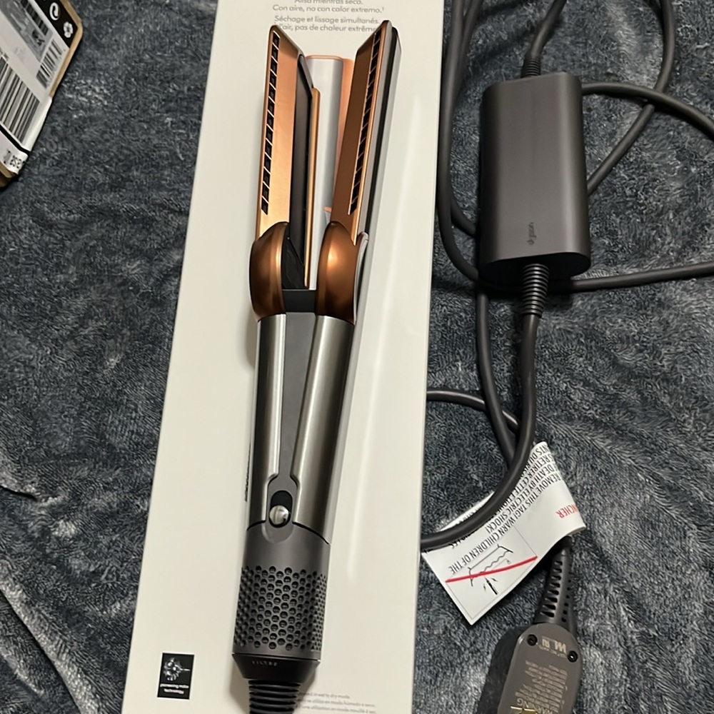 Dyson Hair Air-straight hair Tool , Amazing!
